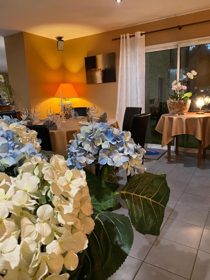 Hotel - Restaurant L'Hortensia Noyalo Exteriör bild