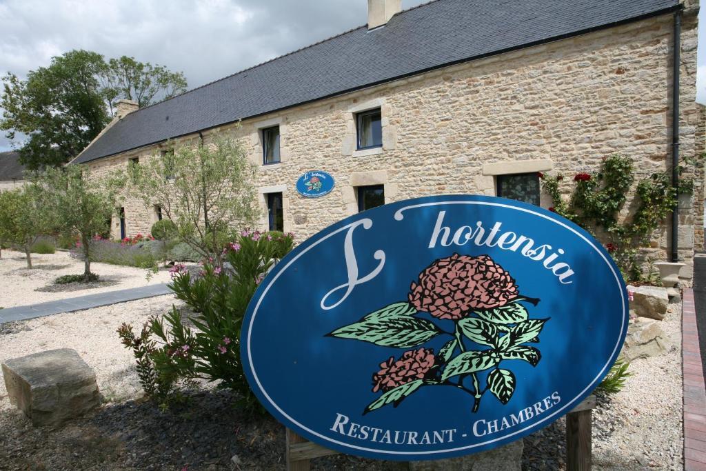 Hotel - Restaurant L'Hortensia Noyalo Exteriör bild